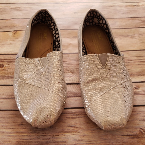 silver iridescent toms